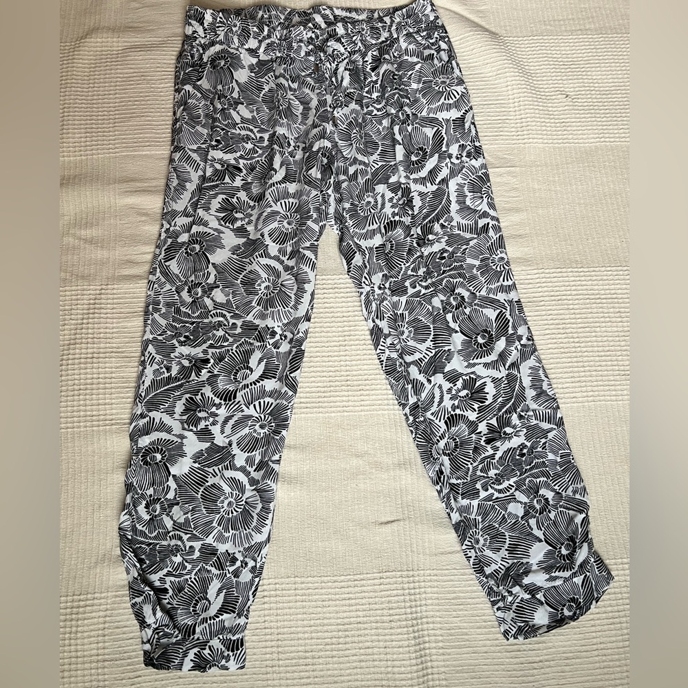 Old Navy Black and White Stretchy Pants